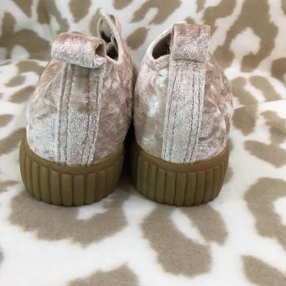 women's RARE FUZZY epicstep size 6 sneakers laced - Picture 7 of 9